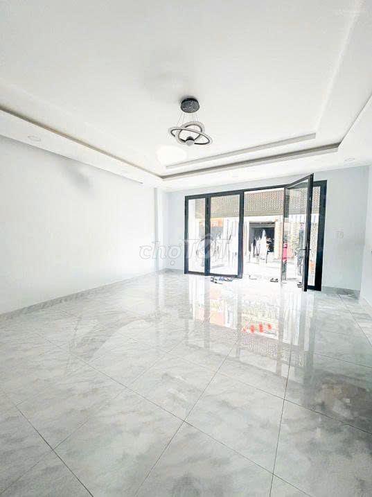 CHO THUÊ NHÀ MT ĐƯỜNG SỐ 4 CXĐT QUẬN 3, DT 6.5x15M, 4 LẦU, GIÁ 45TR