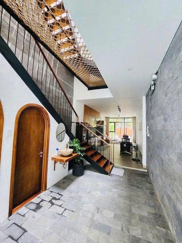 CHO THUÊ VILLA THẢO ĐIỀN, Q2, DT 5x30M, TRỆT 2 LẦU, HỒ BƠI, 70TR