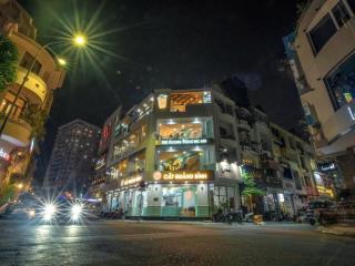 CHO THUÊ NHÀ 2MT HOA LAN QPN, DT 4x16M, TRỆT 2 LẦU ST, GIÁ 70 TRIỆU