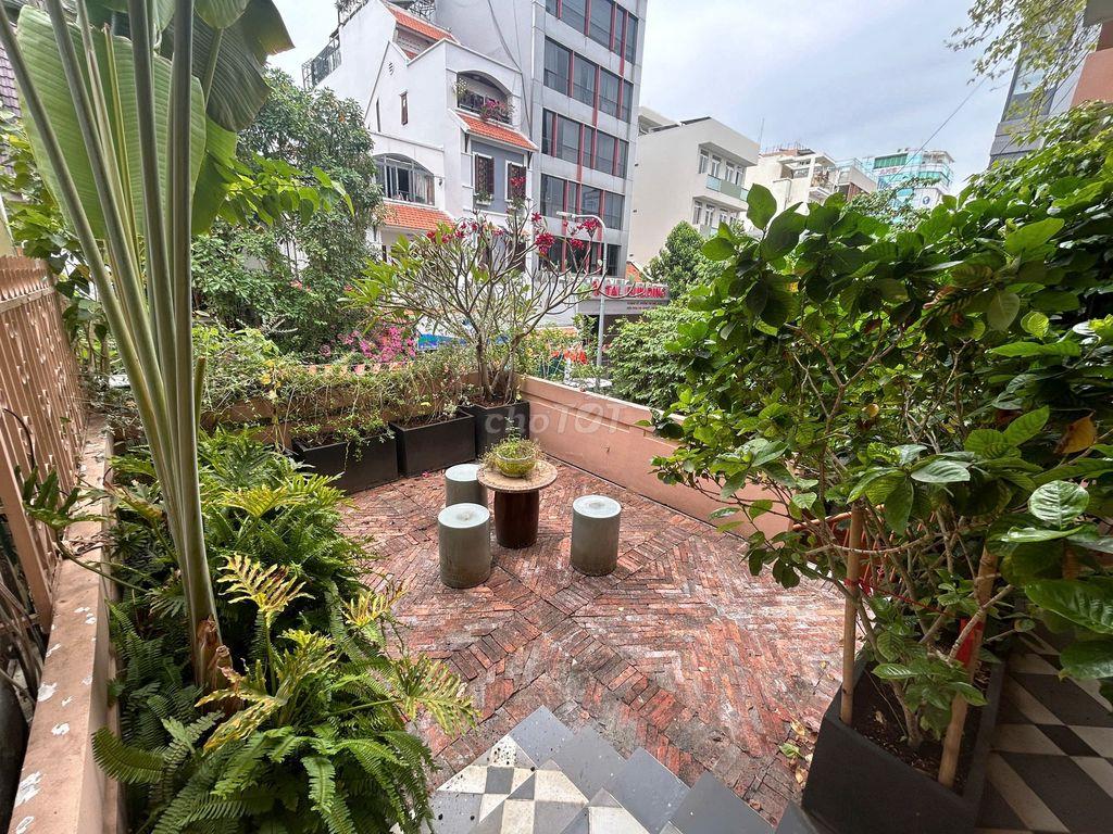 CHO THUÊ VILLA SÂN VƯỜN ĐẶNG TẤT, QUẬN 1, DIỆN TÍCH 8x25M, TRỆT 2 LẦU
