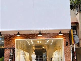 CHO THUÊ NHÀ GÓC 2MT 200 HỒ VĂN HUÊ, QPN – TRỆT LẦU, 25TR