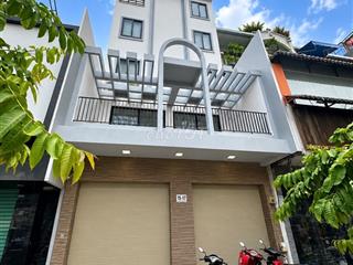 CHO THUÊ MẶT BẰNG MT CMT8, Q1 – NGANG 6,5M, TỪ 100TR