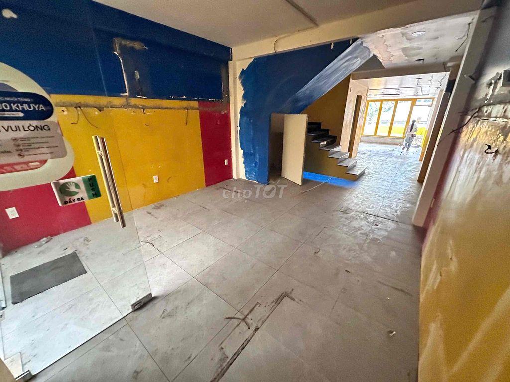 🔥Nhà Mặt Tiền D5 - Sát Đại Học Ngoại Thương, GTVT (200m) - Giá Tốt 😊