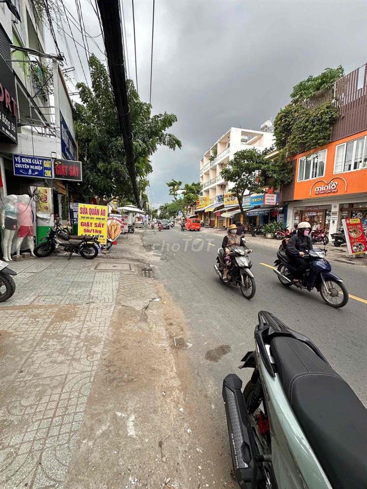🔥Mặt Tiền D5 - Sát Đại Học Ngoại Thương 100m - Khu Sinh Viên 100%