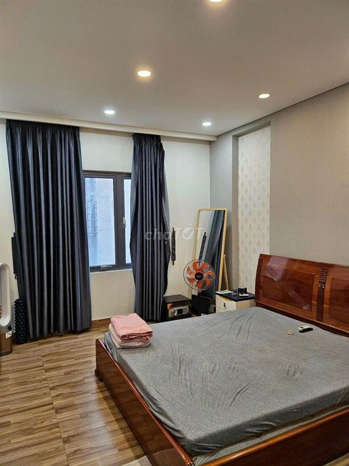CHO THUÊ NHÀ 3 Tầng gần CÔNG VIÊN, 5x20m, đường rộng 12m Bình Lợi
