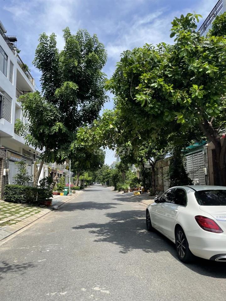 CHO THUÊ NHÀ 3 Tầng gần CÔNG VIÊN, 5x20m, đường rộng 12m Bình Lợi