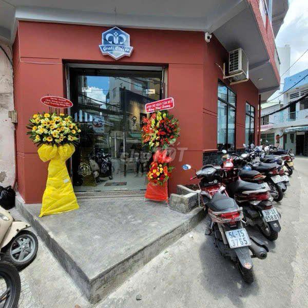 CHO THUÊ NHÀ CĂN GÓC 2 MẶT TIỀN 86 HÒA HƯNG, QUẬN 10
