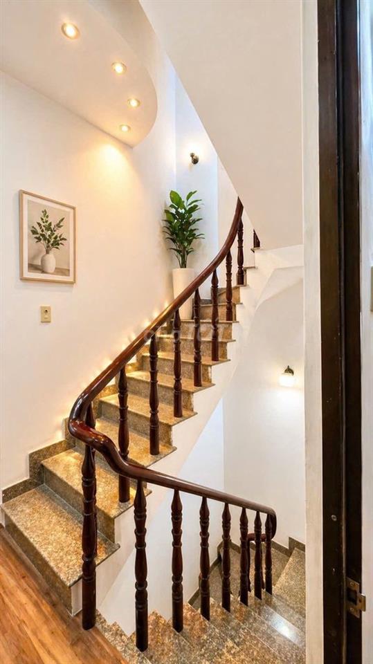 CHO THUÊ NHÀ 502/12 NGUYỄN ĐÌNH CHIỂU Q3 - 4PN, 22TR