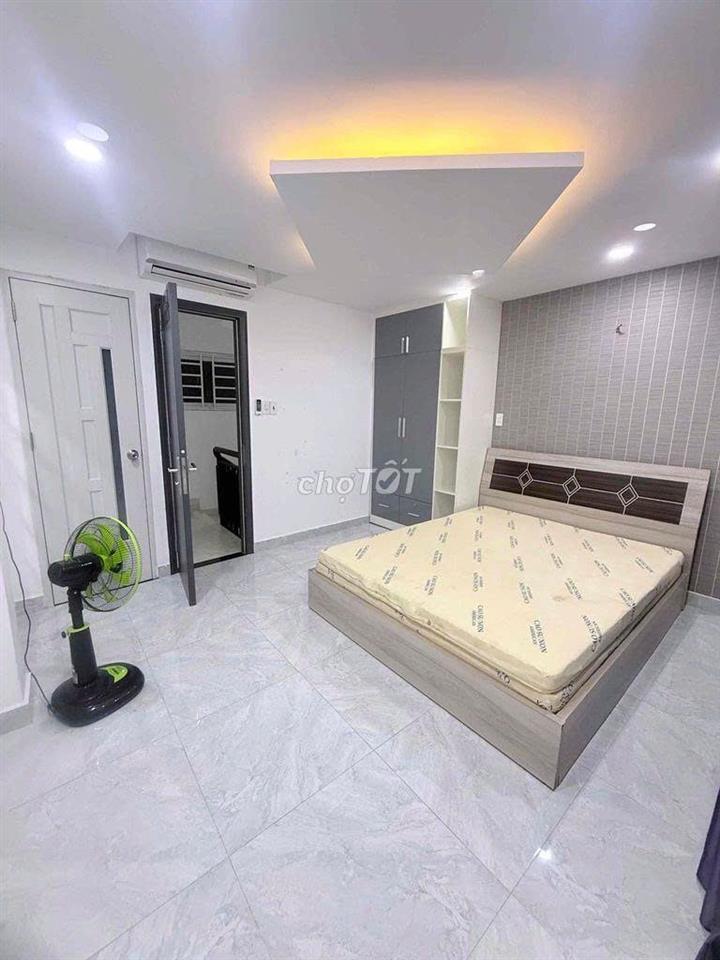 CHO THUÊ MT 491 PHAN VĂN TRỊ Q5 - 4 TẦNG, 4PN, SÂN THƯỢNG, 33TR