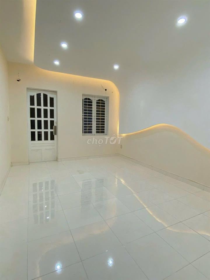 CHO THUÊ HXH ĐỐI DIỆN VIỆT NAM QUỐC TỰ ĐƯỜNG 3/2 Q10 - 4X15M NỞ HẬU