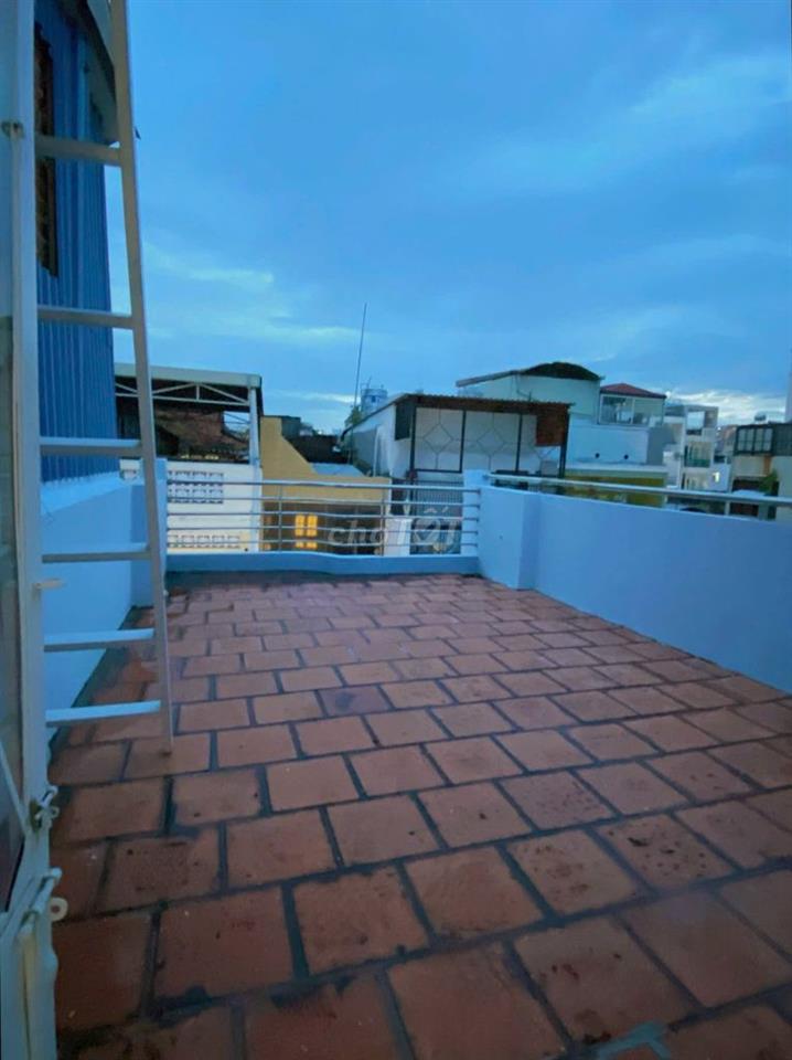 CHO THUÊ HXH ĐỐI DIỆN VIỆT NAM QUỐC TỰ ĐƯỜNG 3/2 Q10 - 4X15M NỞ HẬU