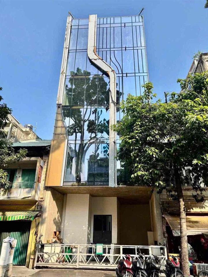 SIÊU HOT - Cho thuê mặt bằng & sàn TM Nguyễn Thái Bình, Q1 – DT: 8x20m
