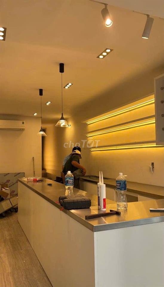 CHO THUÊ NHÀ MẶT TIỀN 533 NGUYỄN ĐÌNH CHIỂU, Q3 – TRỆT LẦU, 21TR