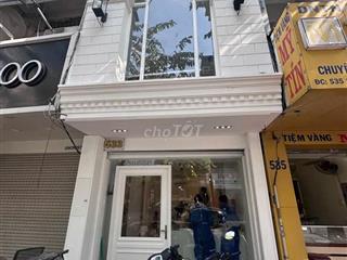 CHO THUÊ NHÀ MẶT TIỀN 533 NGUYỄN ĐÌNH CHIỂU, Q3 – TRỆT LẦU, 21TR