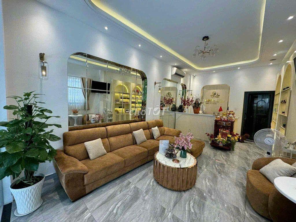 CHO THUÊ MẶT BẰNG 27 ĐINH CÔNG TRÁNG, Q1 – 4.2X20M, GIÁ 23TR