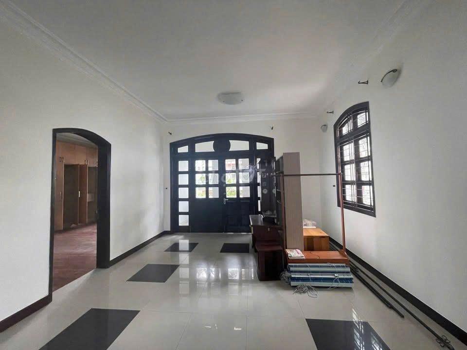 CHO THUÊ BIỆT THỰ 1073/6 CMT8, QTB – 16X16M, CÓ HẦM, GIÁ 75TR