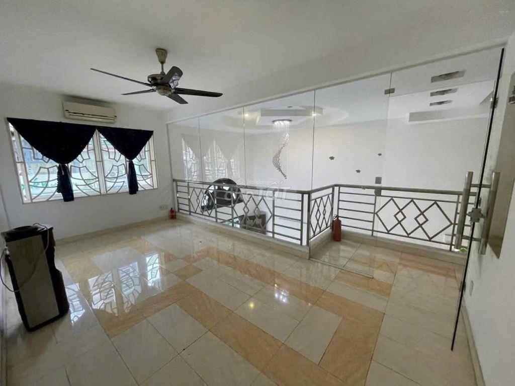 CHO THUÊ NHÀ MẶT TIỀN 16 TRẦN DOÃN KHANH, Q1 – NGANG 7M, 4 TẦNG, ST