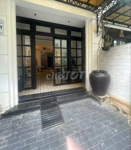 CHO THUÊ NHÀ 139/5 NGUYỄN CƯ TRINH, Q1 – 7X22M, 5PN, GIÁ 75TR