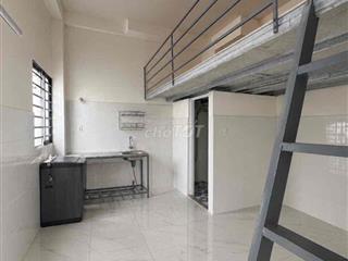 phòng có gác cửa sổ thang máy Bình Lợi free 4xe
