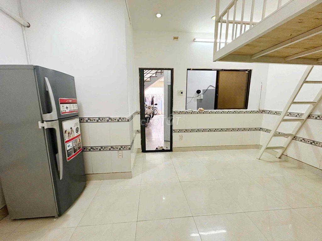 phòng có gác máy lạnh tủ lạnh lê quang định free 4xe