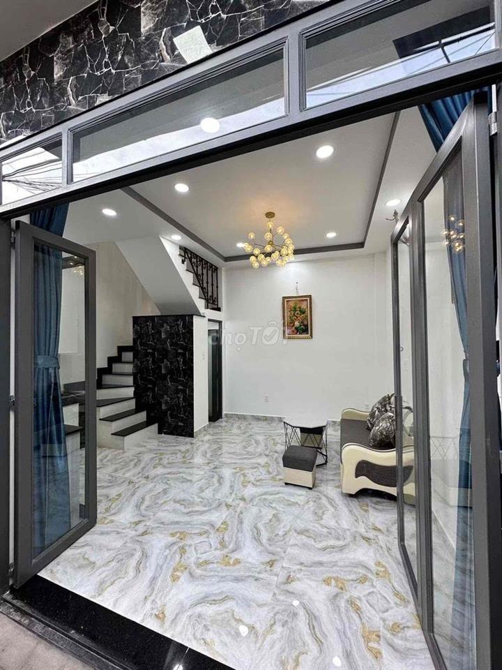 NNC 1 trệt 1 lầu 1 PN 2wc có nội thất Nơ Trang Long
