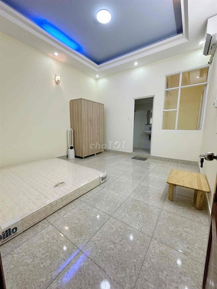 phòng có nội thất wc riêng 1ng ở hẻm 417 Quang Trung