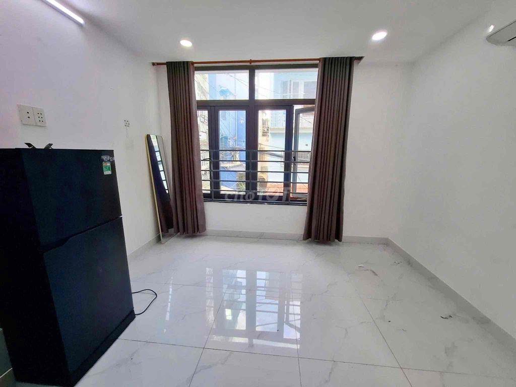 phòng có máy lạnh kệ bếp ở Nguyễn Kiệm PN ở 1ng giảm 200k