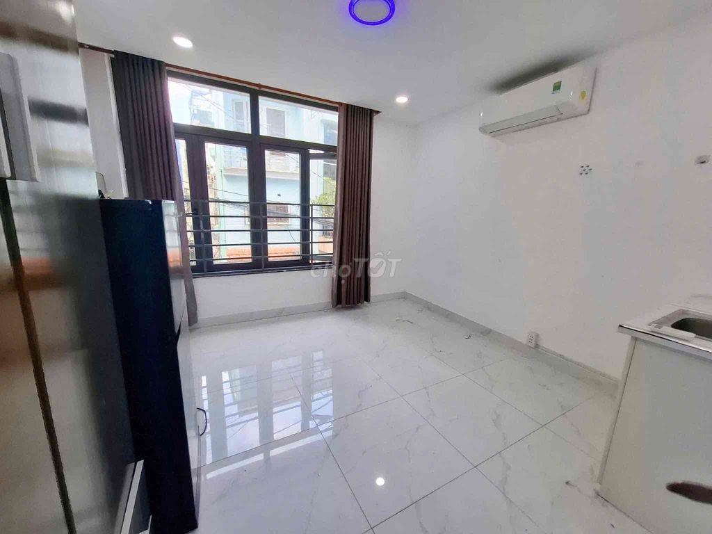 phòng có máy lạnh kệ bếp ở Nguyễn Kiệm PN ở 1ng giảm 200k