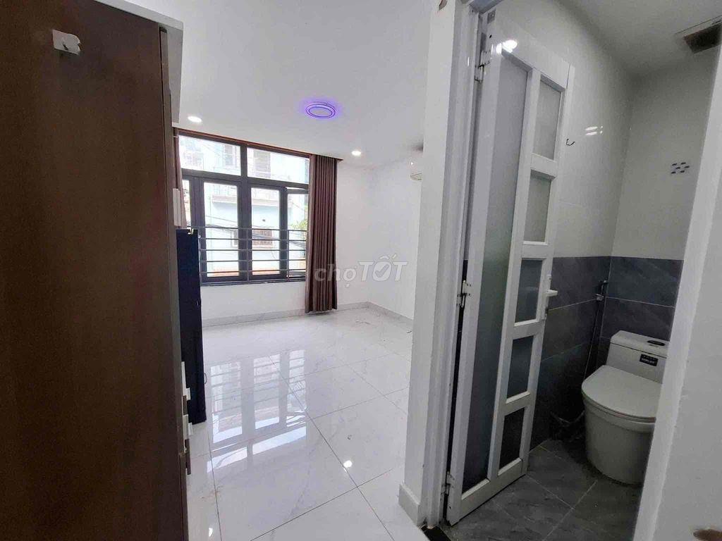 phòng có máy lạnh kệ bếp ở Nguyễn Kiệm PN ở 1ng giảm 200k