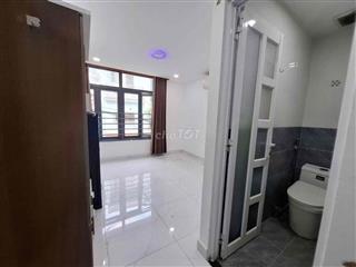 phòng có máy lạnh kệ bếp ở Nguyễn Kiệm PN ở 1ng giảm 200k