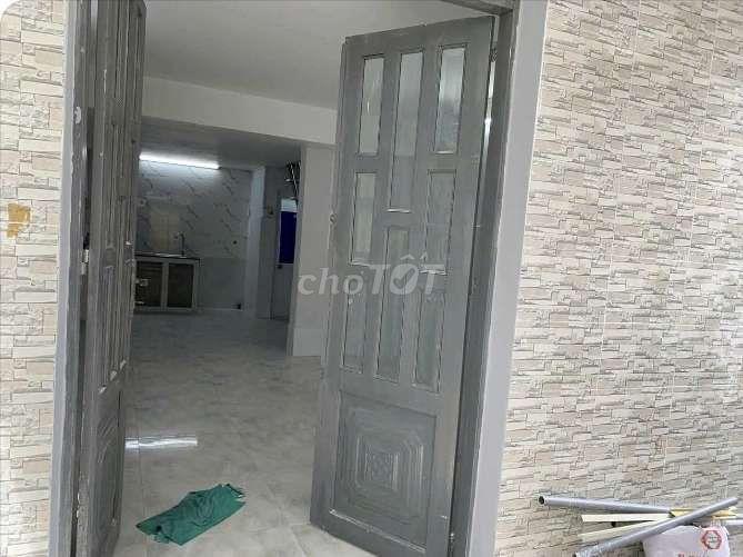 chính chủ cho thuê nhà 2pn , 2wc - mới sơn , có máy lạnh : 9tr , cọc 1
