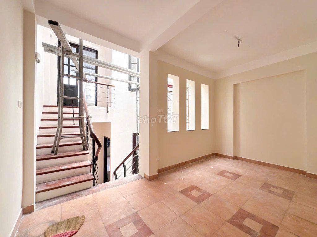 Cho Thuê Nhà Đường Nguyễn Minh Hoàng, Tân Bình ( 5x16m - 5PN,6WC )