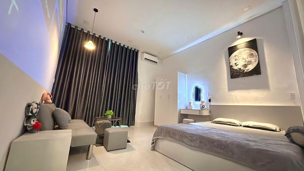 Cho Thuê Căn Hộ 1PN, Có Sân Trước, Full NT Cao Cấp Đường Bàu Cát, TB