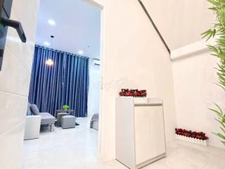 Cho Thuê Căn Hộ 1PN, Có Sân Trước, Full NT Cao Cấp Đường Bàu Cát, TB