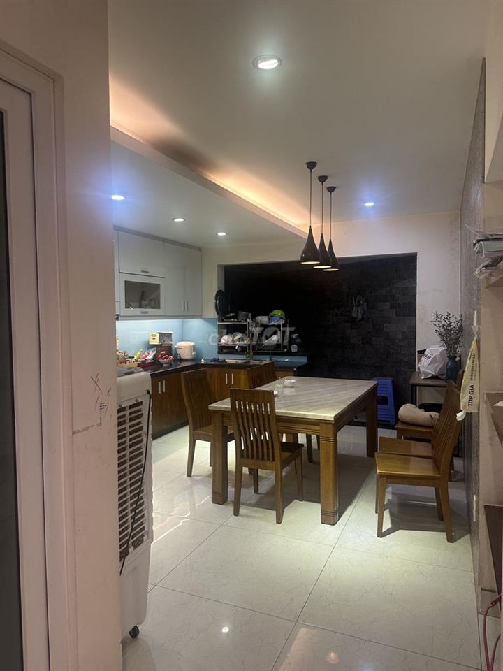 Cho thuê nhà phố hẻm xe hơi 4 lầu 