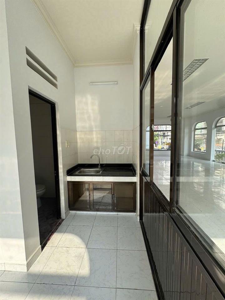 Siêu phẩm nguyên căn mặt tiền Tân Cảng 120m2 tầng trệt