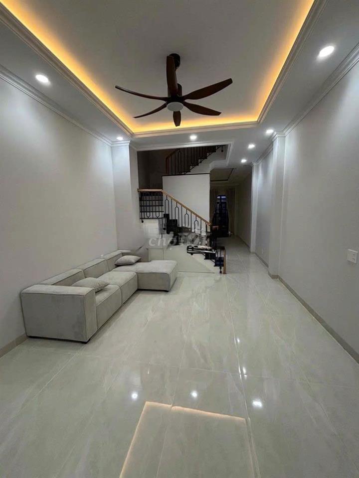 nguyên căn 4 phòng 5 toilet full NT