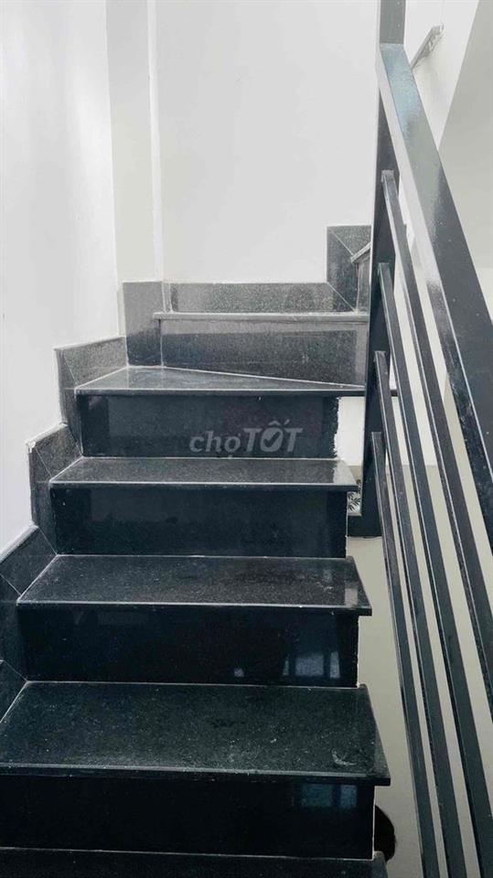 Cho Thuê Nhà Nguyên Căn 1 trệt 2 lầu 3 nhà wc, hơn 65m2 đất sử dụng