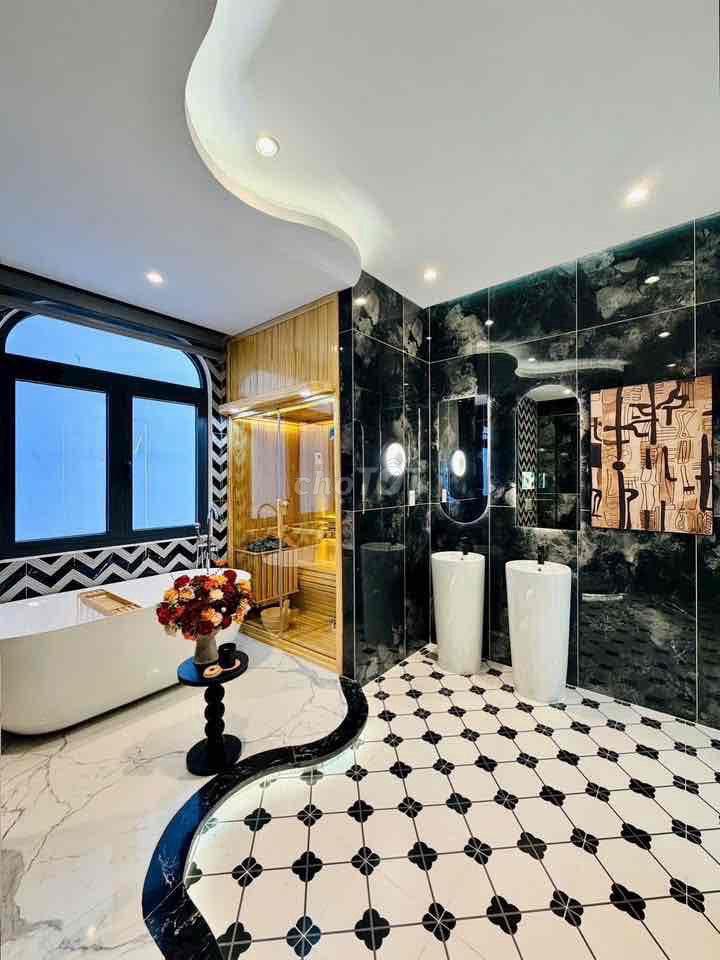 320m2 diện tích sử dụng, hxh, thang máy chỉ nhỉnh 10 đồng còn bớt lộc