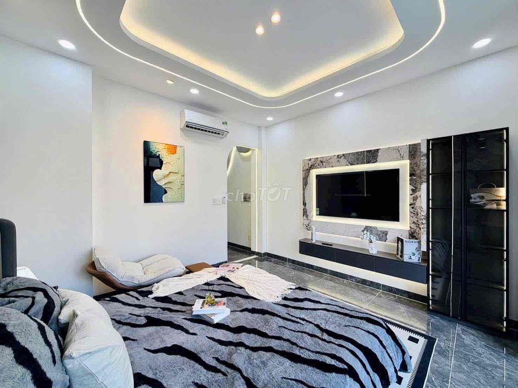 320m2 diện tích sử dụng, hxh, thang máy chỉ nhỉnh 10 đồng còn bớt lộc