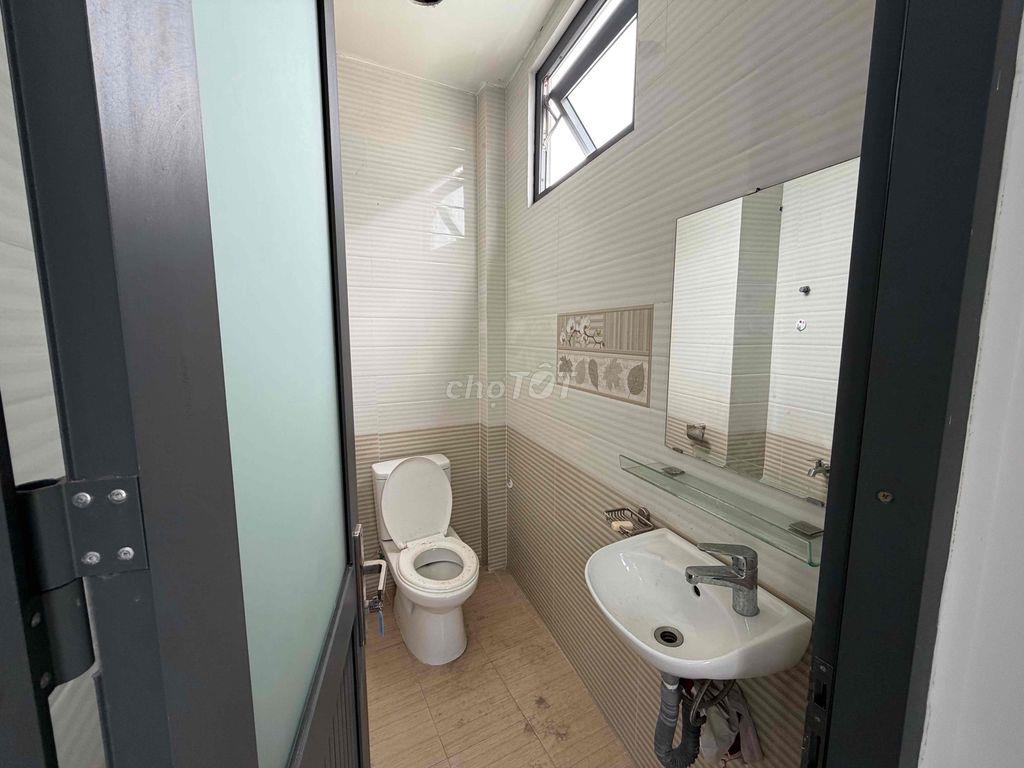 CHO THUÊ MẶT BẰNG LẦU 60m2 ĐƯỜNG CMT8 - Q3
