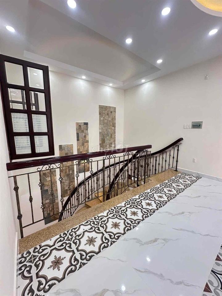 BIỆT THỰ GÓC 2MT NGUYỄN ĐÌNH CHÍNH - NGAY TRUNG TÂM QUẬN PHÚ NHUẬN