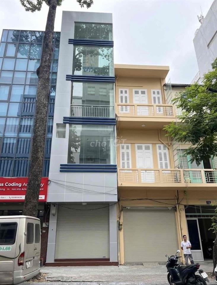 TOÀ NHÀ NGANG 8M - NGAY CHỢ BẾN THÀNH - MẶT TIỀN PHÓ ĐỨC CHÍNH !!!