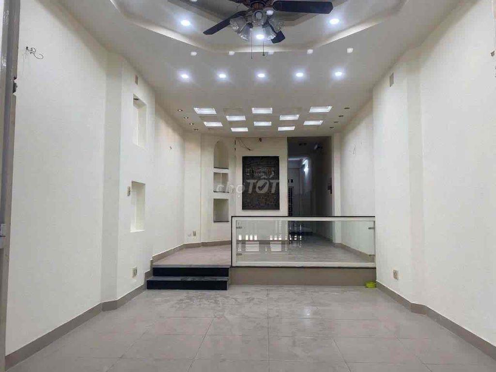 TOÀ NHÀ NGANG 8M - NGAY CHỢ BẾN THÀNH - MẶT TIỀN PHÓ ĐỨC CHÍNH !!!