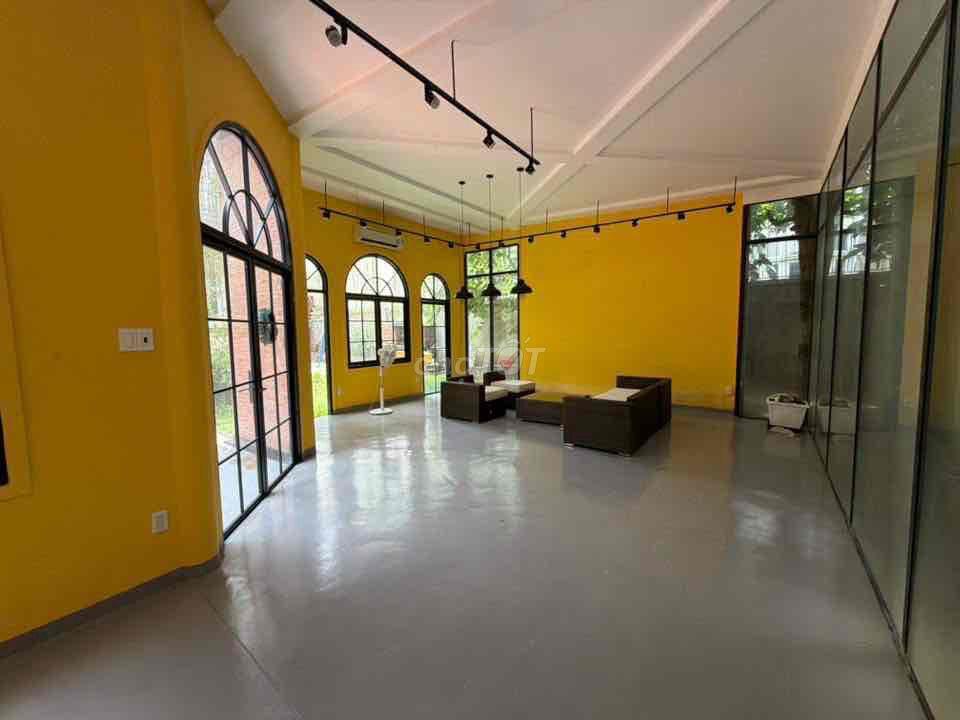 CHO THUÊ BIỆT THỰ ĐƯỜNG XUÂN THUỶ - PHƯỜNG THẢO ĐIỀN - QUẬN 2 !!