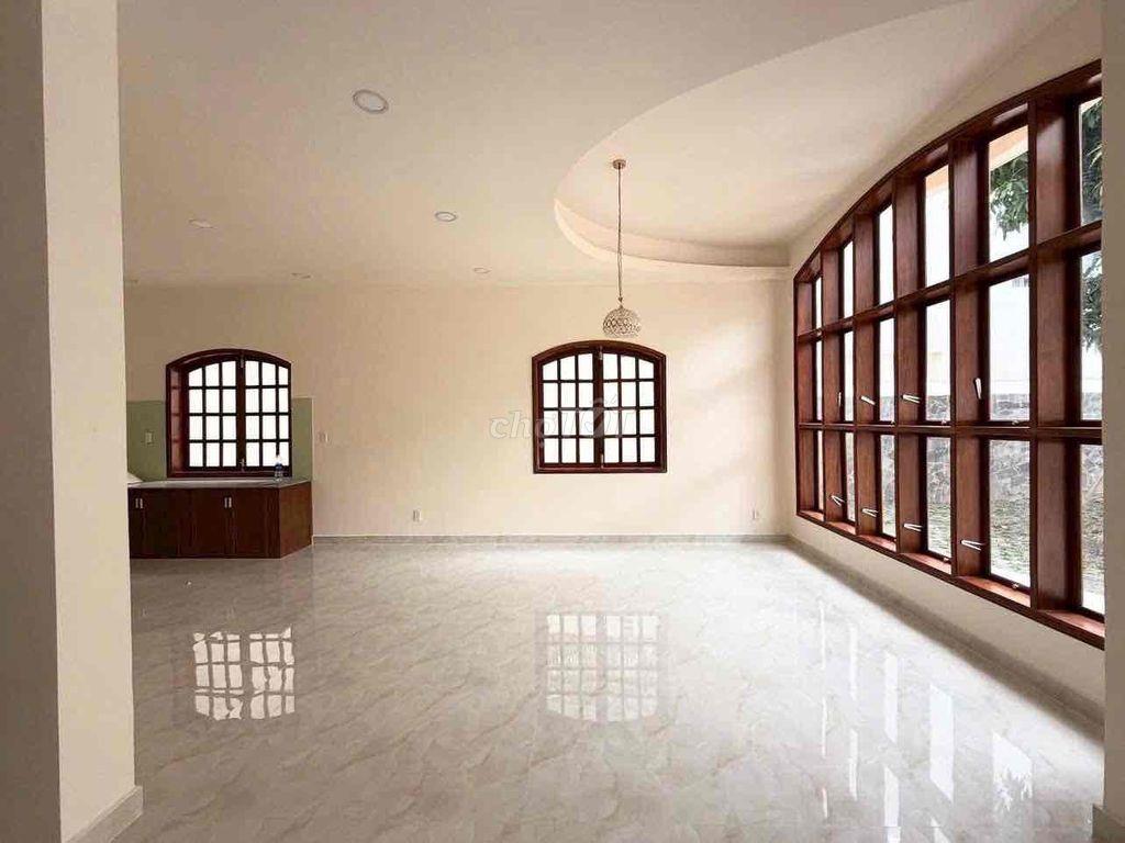 BIỆT THỰ MỚI XÂY NÚP HẺM !! SÂN VƯỜN RỘNG - HỒ BIỂU CHÁNH - Q.P NHUẬN