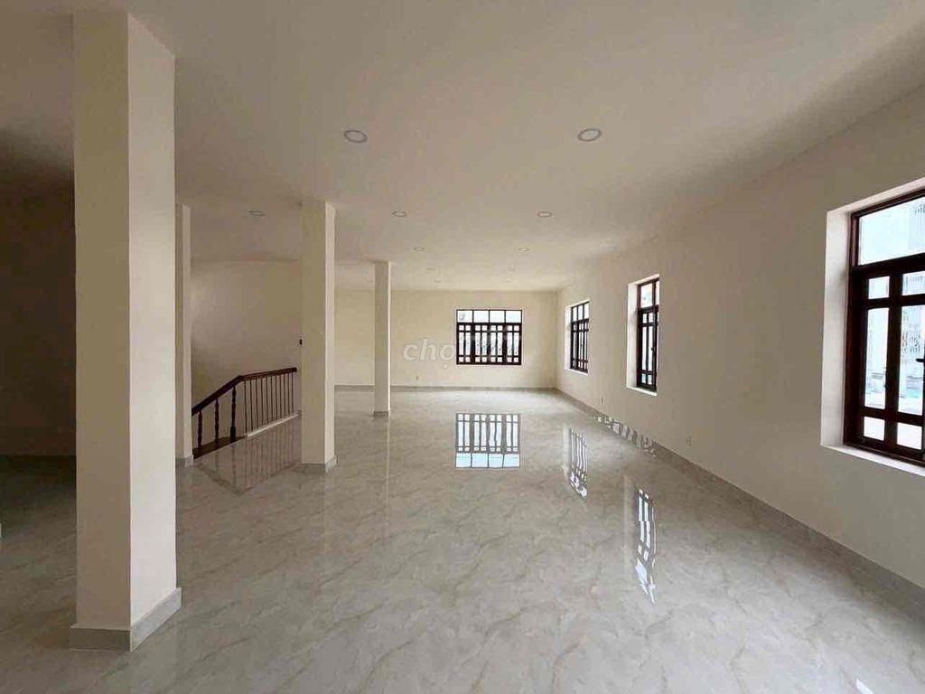 BIỆT THỰ MỚI XÂY NÚP HẺM !! SÂN VƯỜN RỘNG - HỒ BIỂU CHÁNH - Q.P NHUẬN