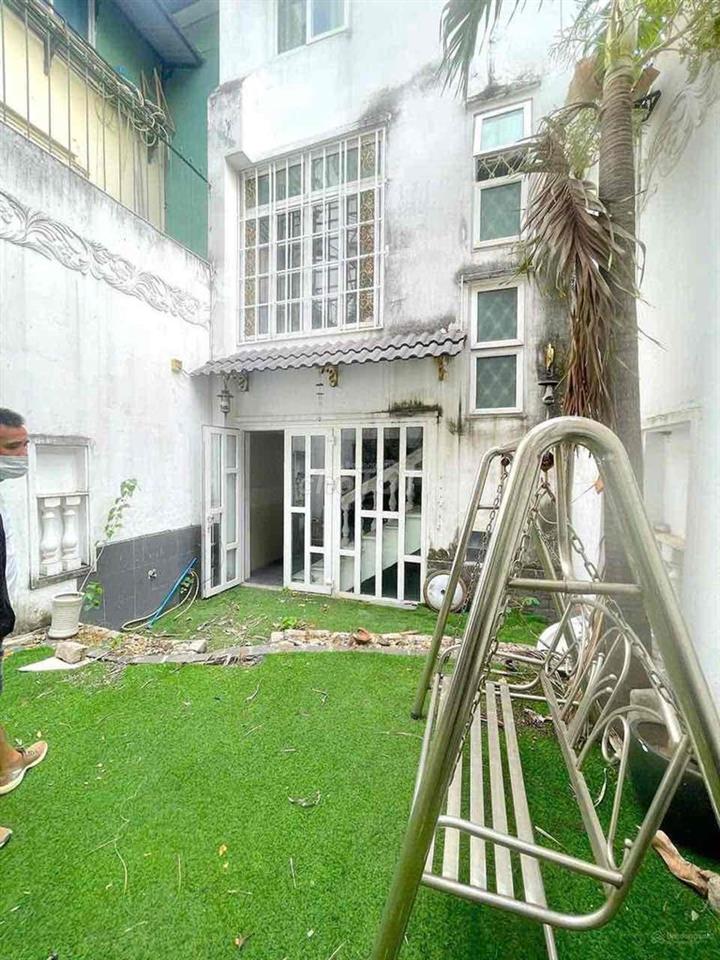 TOÀ NHÀ PHONG CÁCH CHÂU ÂU !! GIÁ RẺ, MẶT TIỀN NGUYỄN VĂN ĐẬU - QBT !!