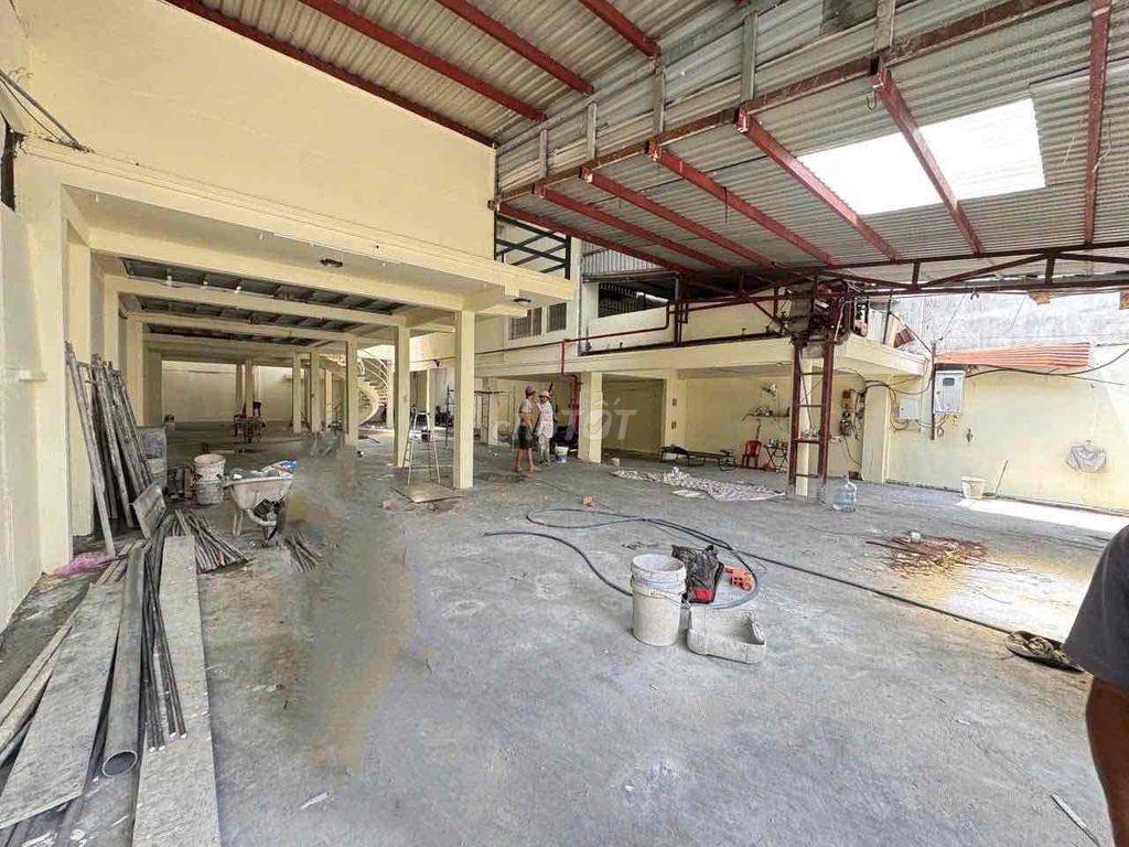 CHO THUÊ KHO XƯỞNG !! NGAY CẦU SẮT VƯỜN LÀI DTSD 800m2
