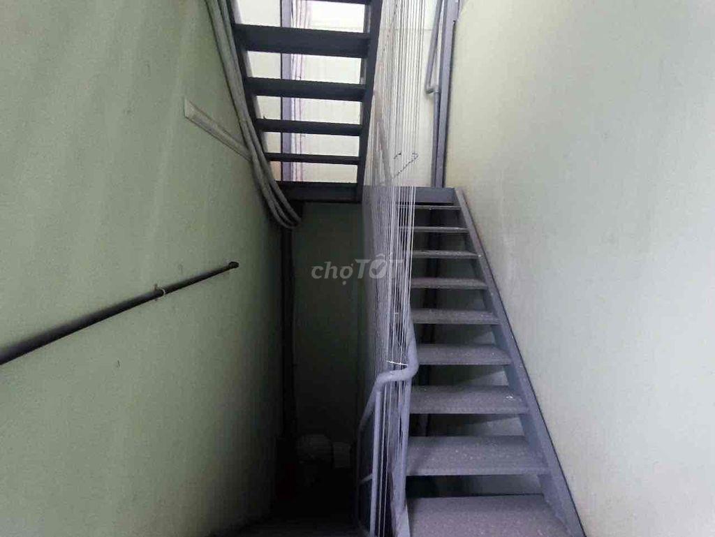 CHO THUÊ TOÀ NHÀ VEW KÍNH NGUYỄN GIA TRÍ DTSD 500m2